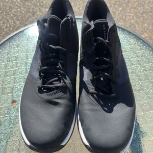 Nike Men's Black and White Athletic Shoes